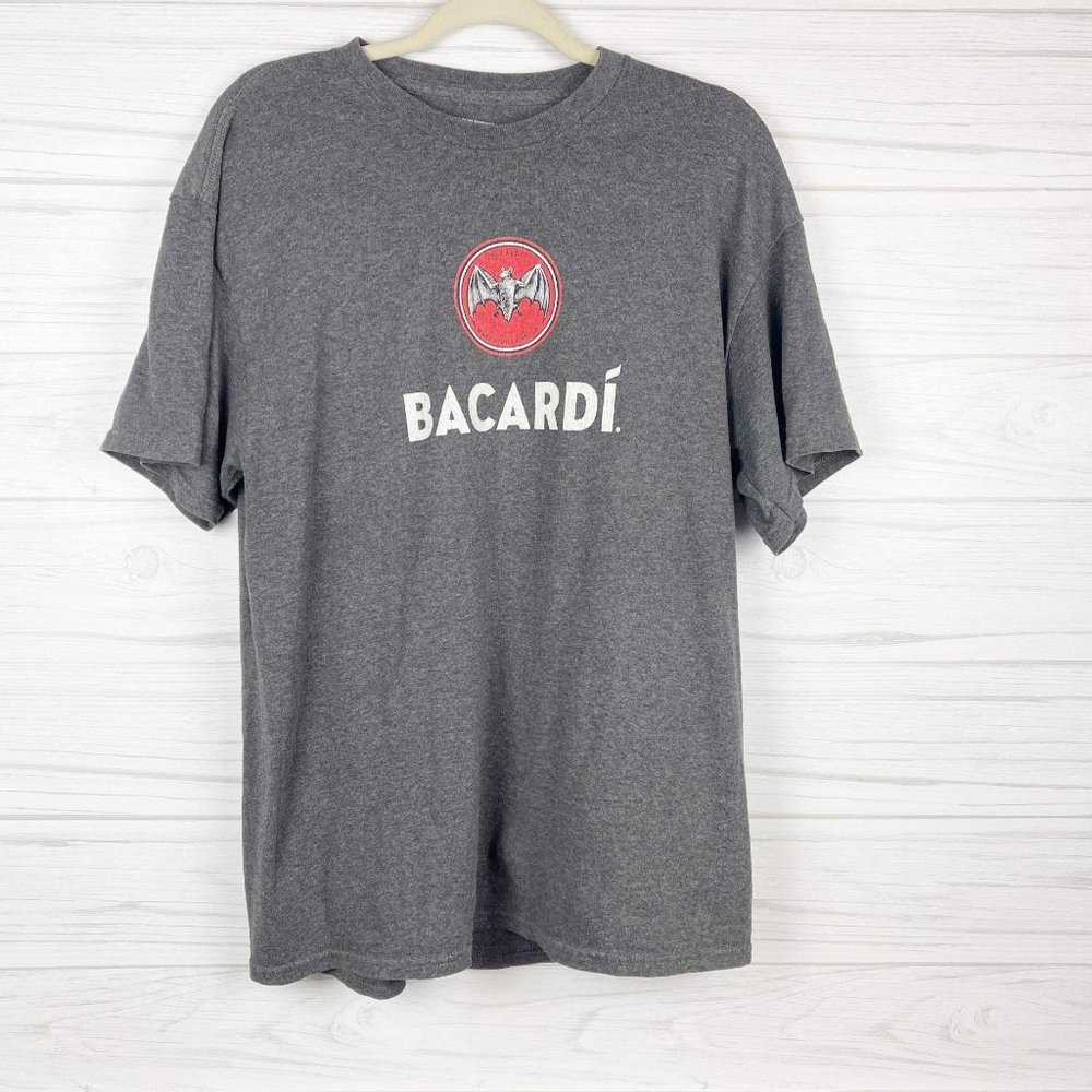Bacardi Rum Men's Round Neck Grey T-Shirt Bat Logo Size Large